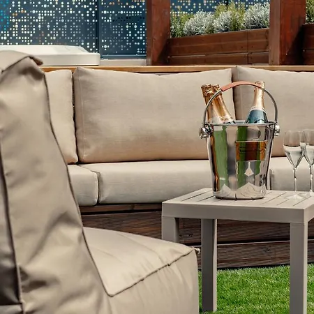 Shellter By The Sea * ויירה דה לייריה