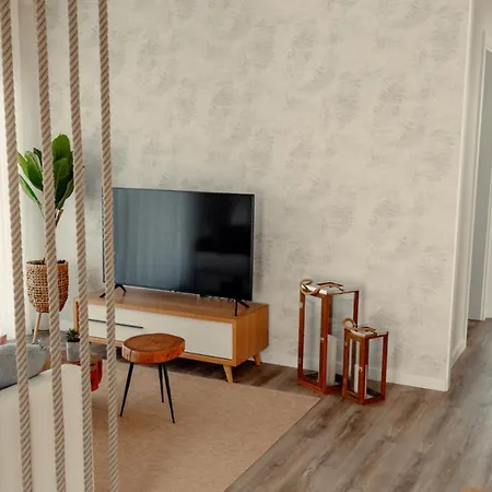 Shellter By The Sea דירה *